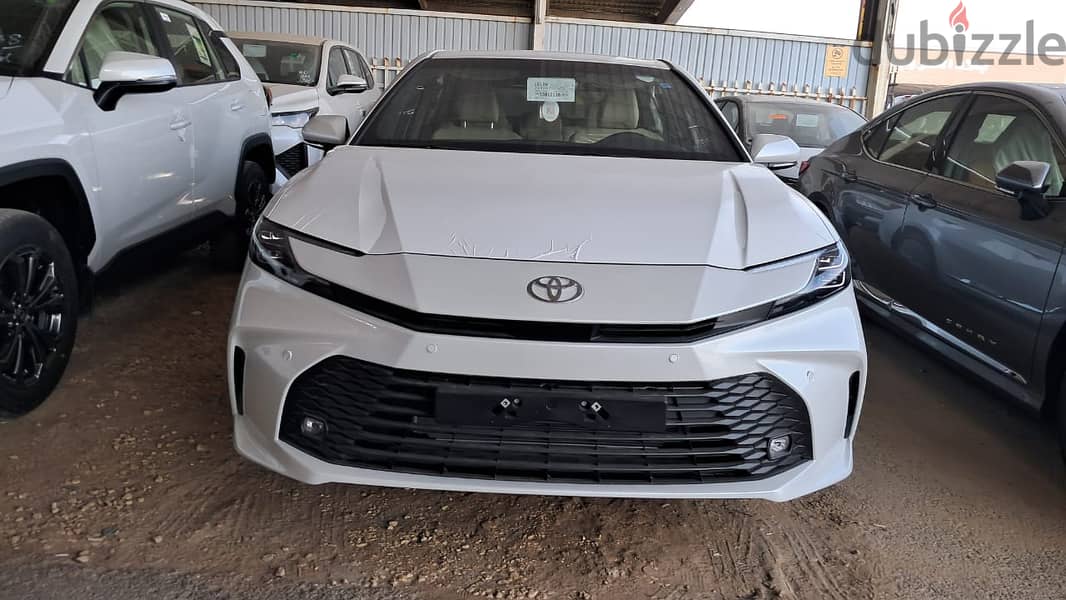 Toyota Camry LE 2025 0