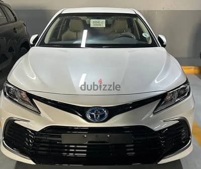 Toyota Camry LE Hybrid 2024