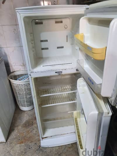 Used Fridge for sale in 500