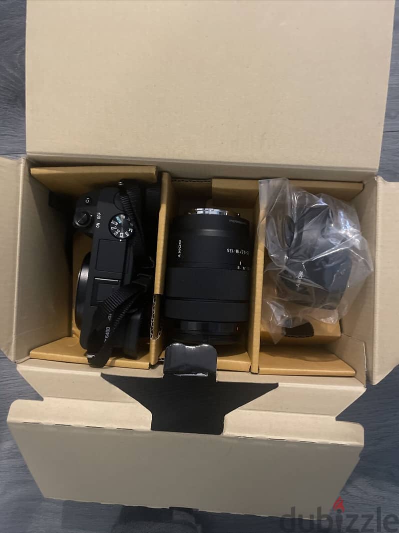 Sony Alpha A 6400 MIRRORLESS 18 - 135MM LENS 0