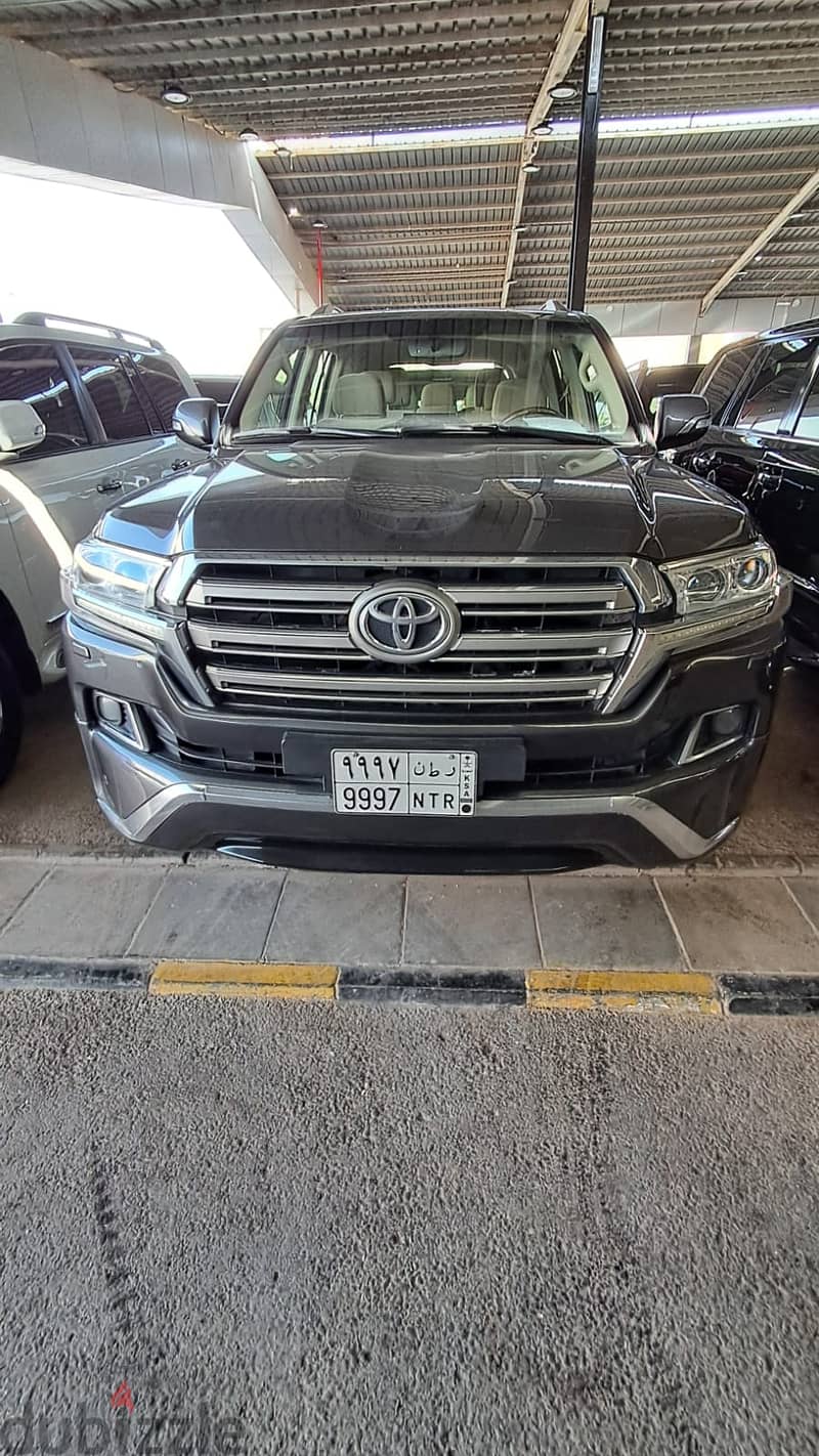 Toyota Land Cruiser gxr 2018 0