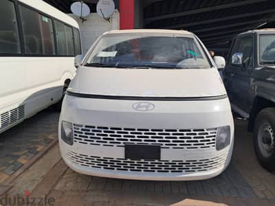 Hyundai staria 2025