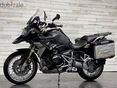 2017 BMW R1200GS  (+97466574363)