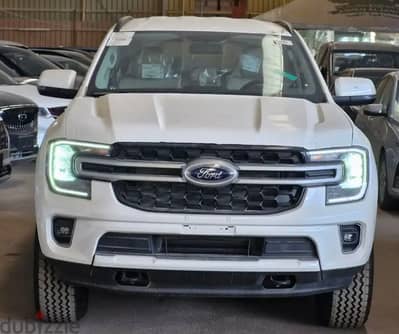 Ford Everest Standard XLS 2024