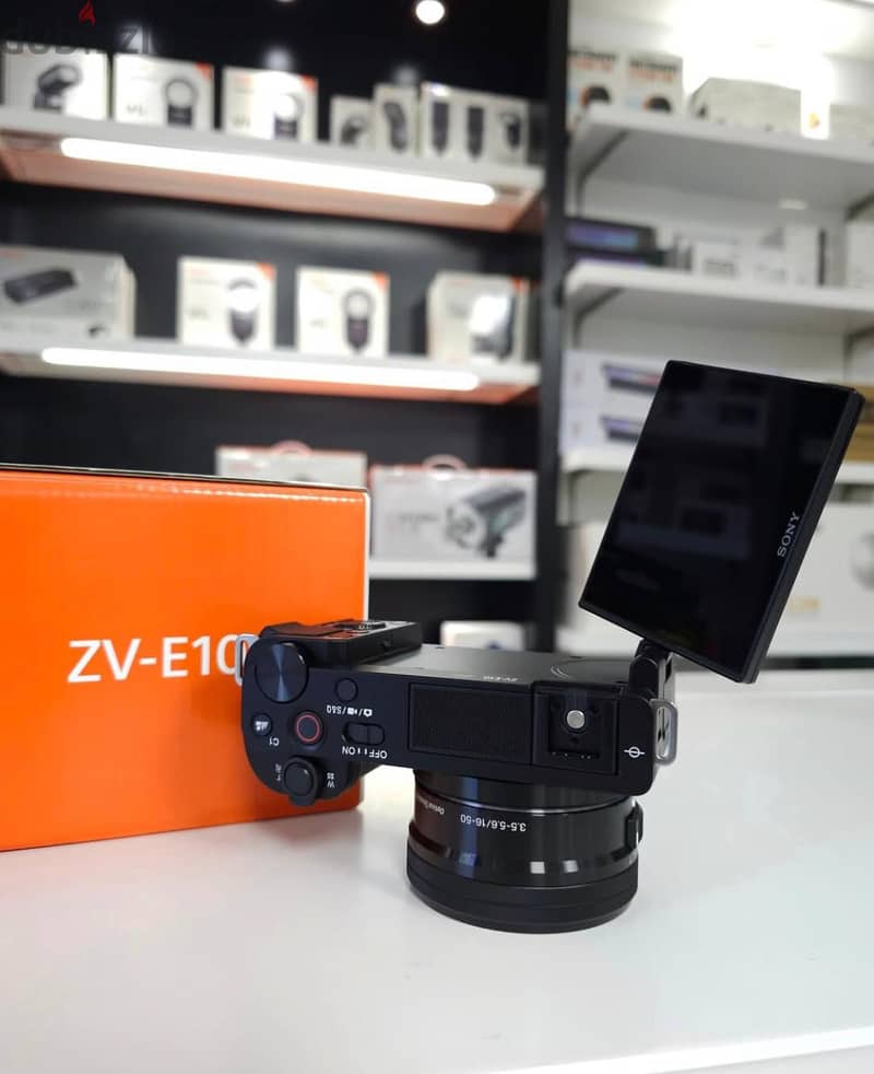 Sony ZVE10 + 16-50mm F3.5-5.6 Lens + Sandisk 128GB 200mbs Extreme Pro 3