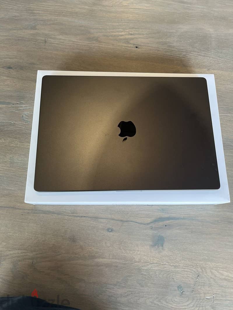 New Apple MackBook Pro 2024 M4 13 Inch 2