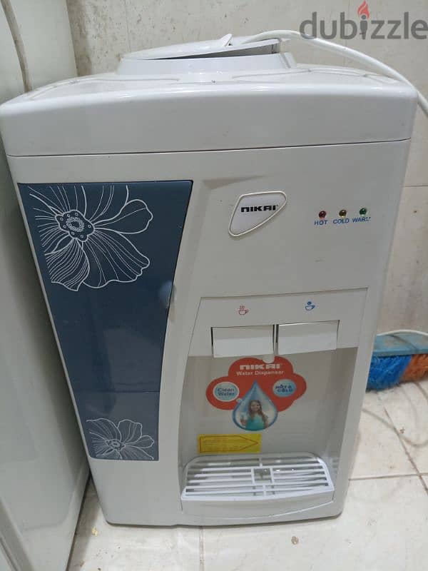 dispenser good coundion very cold and hot water 2