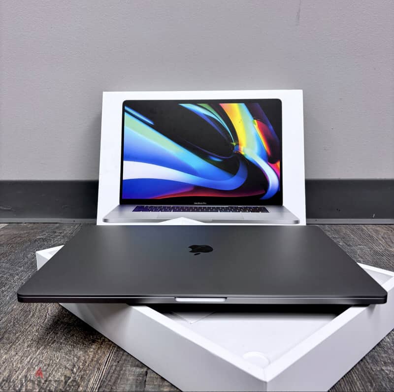 New 16'' inch Apple MacBook Pro 2.4GHz Intel i9 Is Available For Sale 4