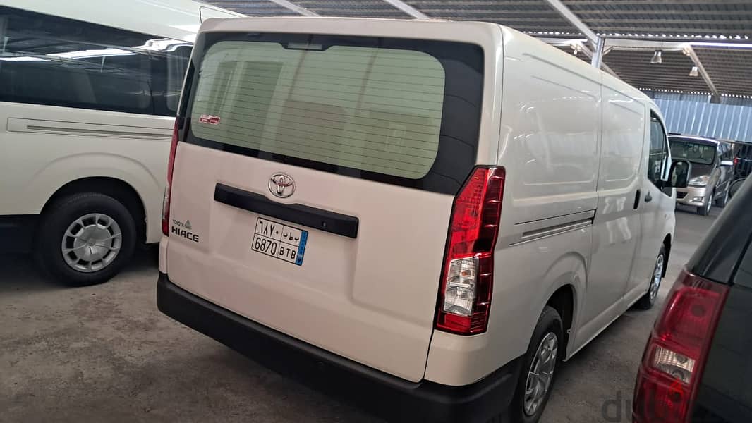 Toyota Hiace 2023 0