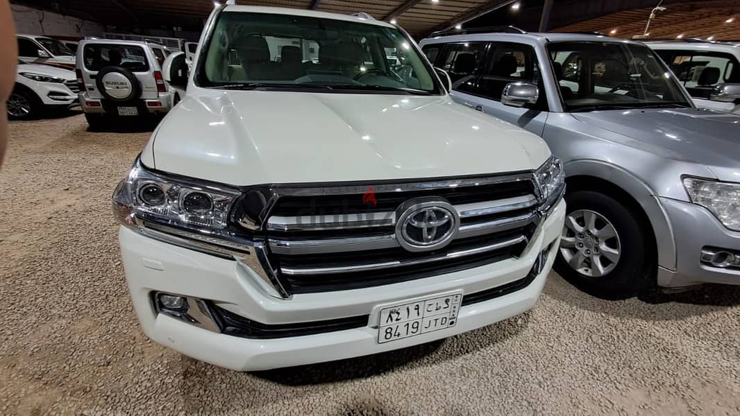 Toyota Land Cruiser 76 2019 0