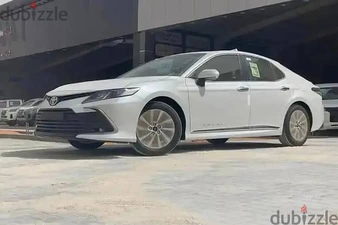 Toyota Camry 2024 GLE 0