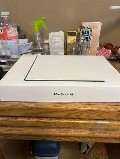 Apple - MacBook Air 13-inch Laptop - M 3 chip - 8GB Memory - 256GB SSD