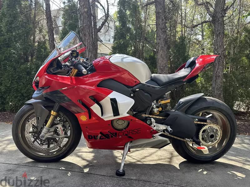 2024 Ducati PANIGALE V4 R 1