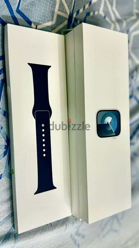 Apple Watch Series 9 - 45mm GPS + Cellular 2