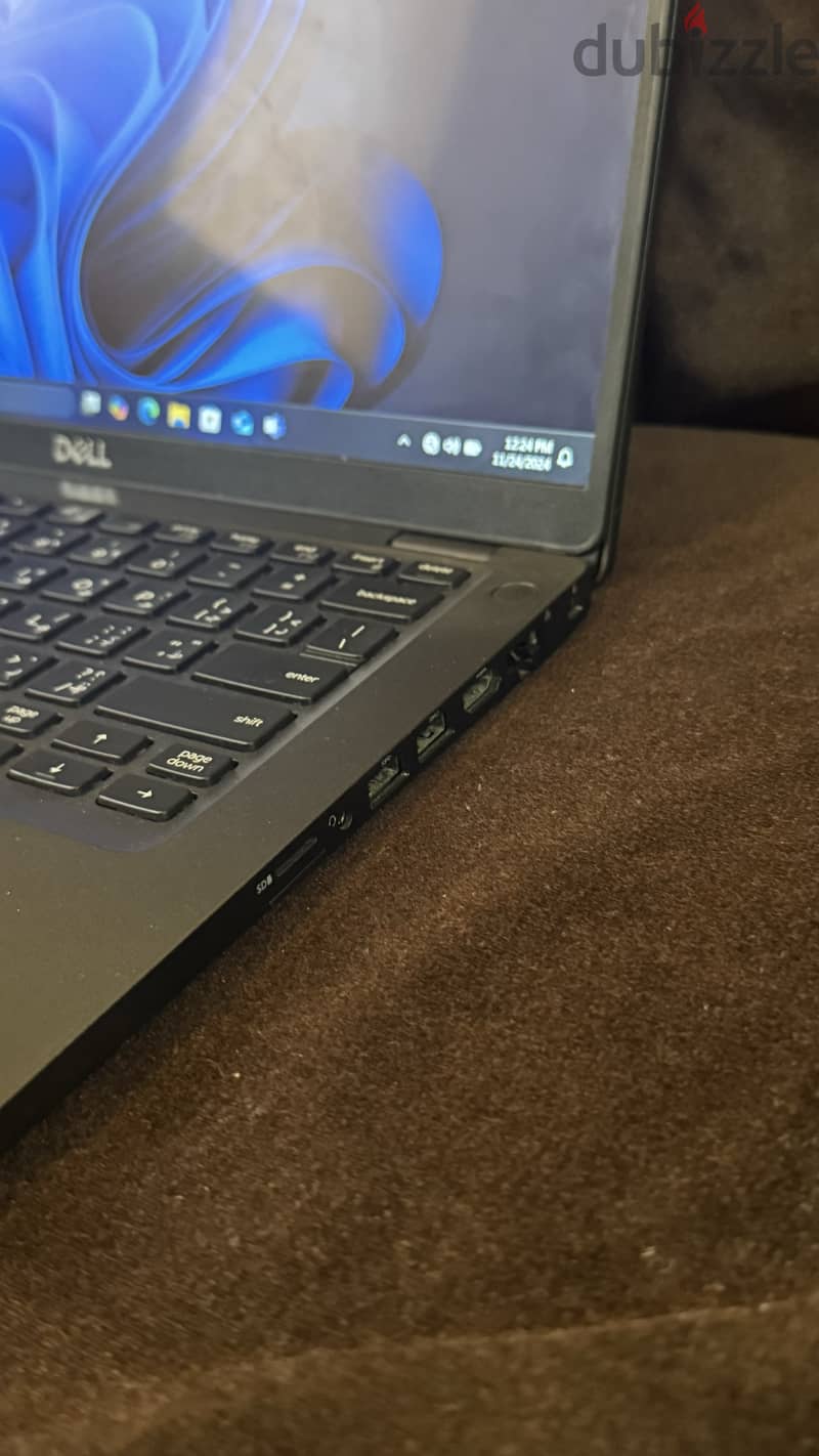 Dell Latitude E5400 Core i7 Touchscreen Professional Laptop 1