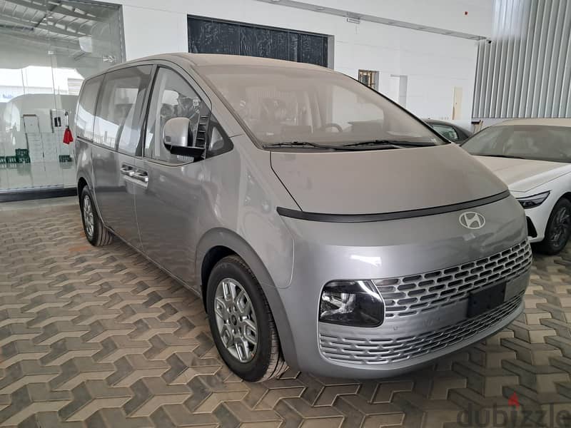 Hyundai Staria 2025 0