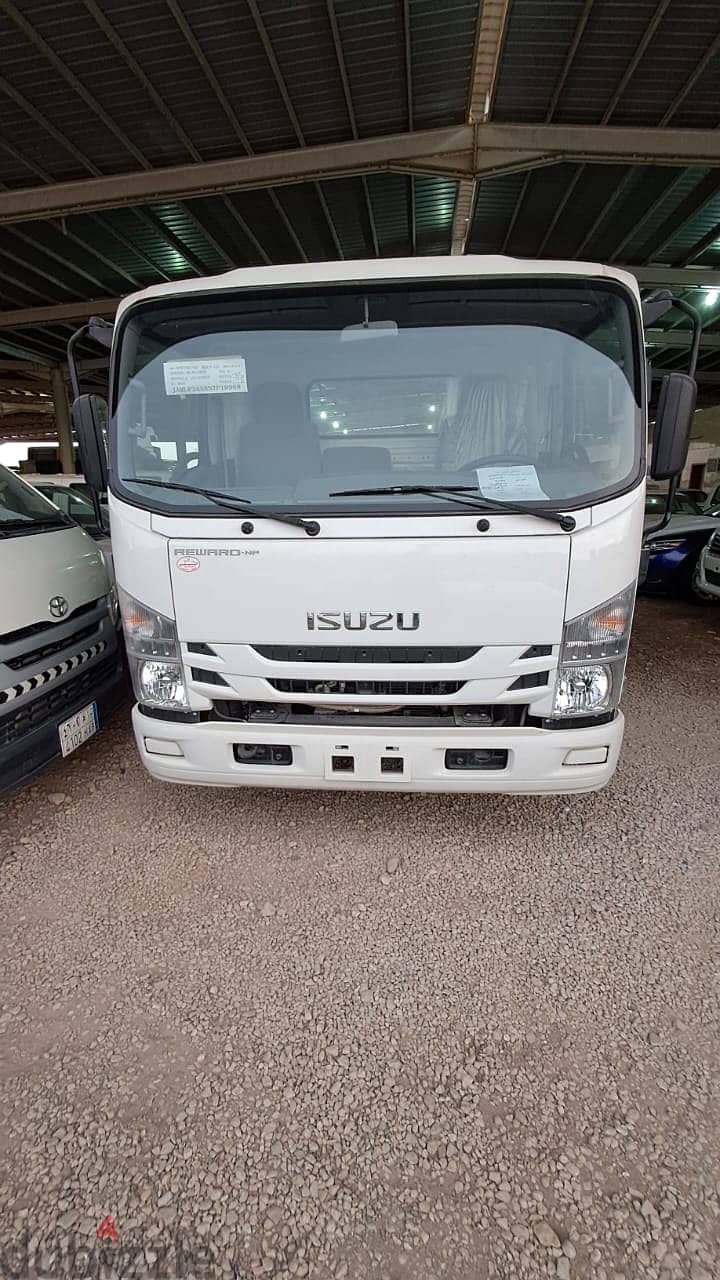 Isuzu Reward 2022 0