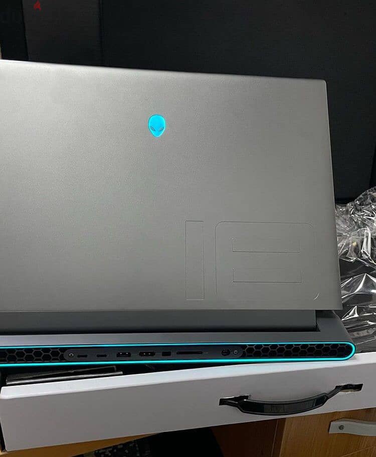 Dell Alienware laptop M15 R2 2