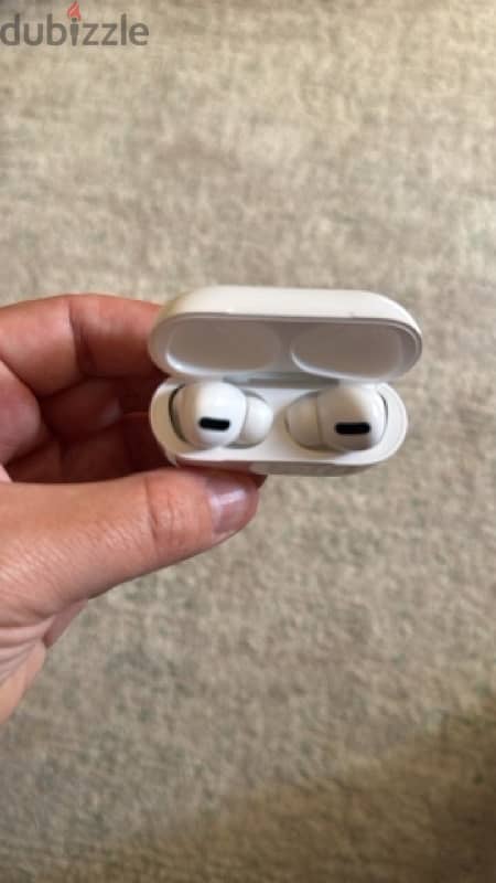 Airpods pro , noise cancelation 4