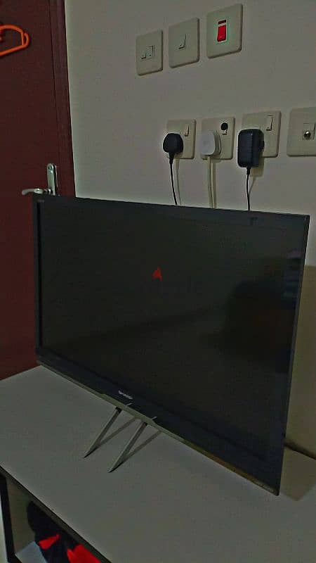 Sharp TV 32" Used 0