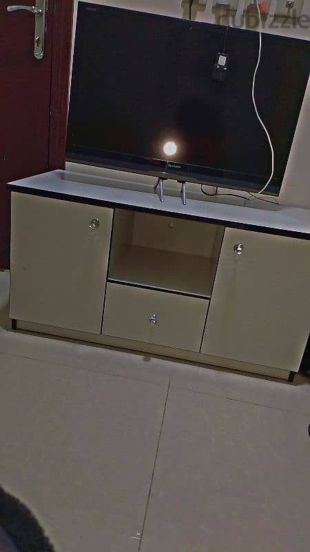 Tv table 2 cubit white color no drawer 0