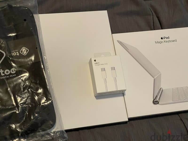 Apple iPad Pro 11-inch + Magic Keyboard & Apple Pencil 0