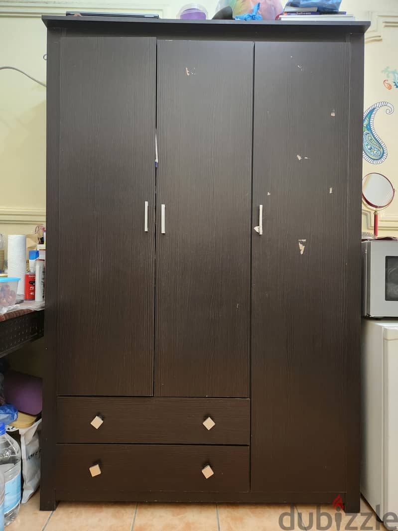 3 door mdf cupboard for urgent sale 2