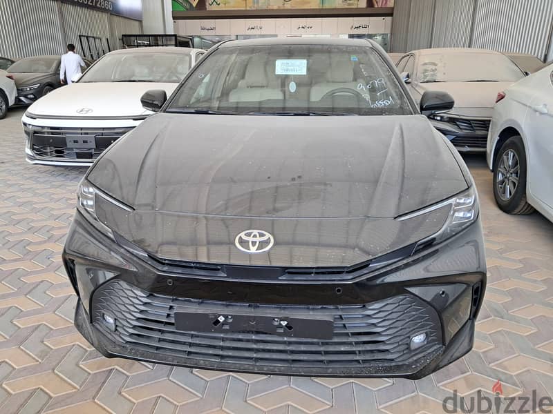 Toyota Camry LE 2025 0