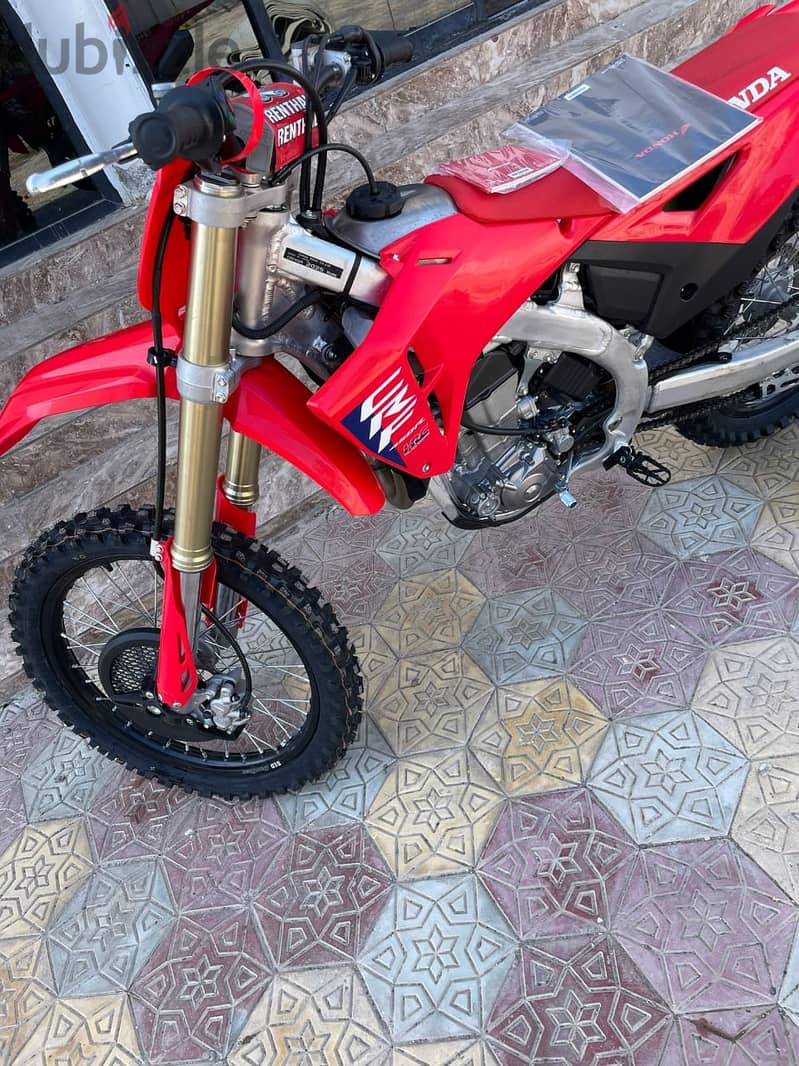 Brand new Honda crf450r 2025 Please whatsapp on +79267750853 0