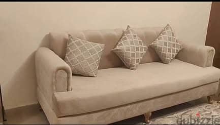 5 seater sofa with center table 0