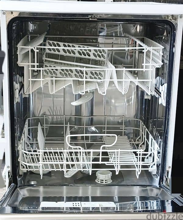 Candy Slimline Dishwasher - 9 Place Settings, Energy Efficient, ماكينة 3