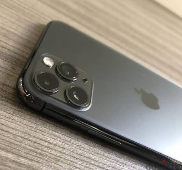 Apple - iPhone 11 Pro Max 2