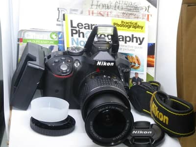 NIKON D 5300 24.2 MP - VR DX 18-55MM LENS