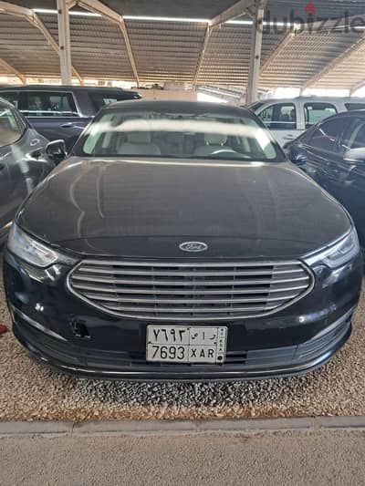 Ford Taurus 2021