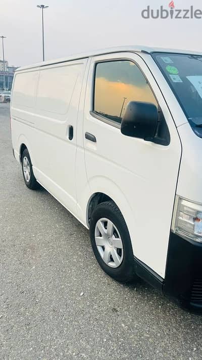 Toyota Hiace 2015