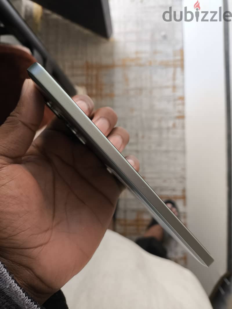 Poco F6 Titanium 5G 3