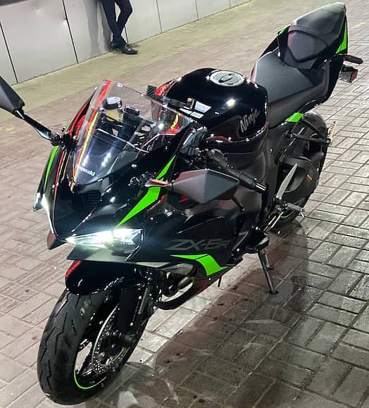 2025 Kawasaki ninja zx6r Please whatsapp on +79267750853 0