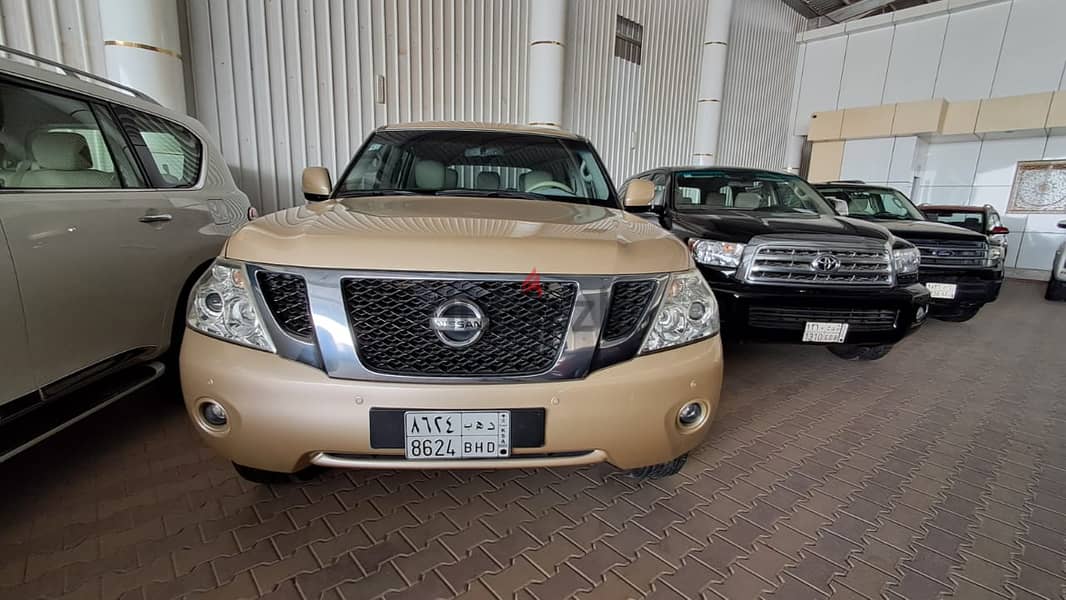 Nissan Patrol half option 2011 0