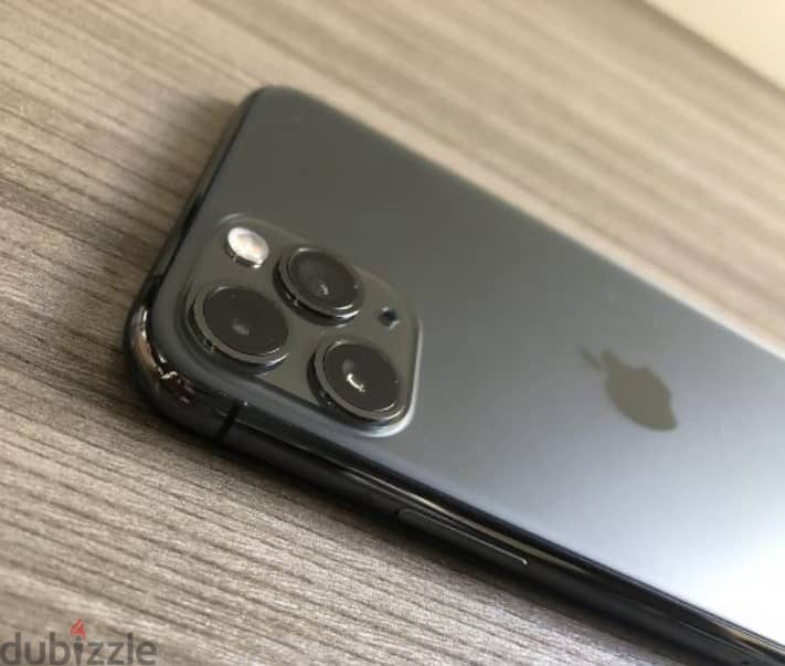 Apple - iPhone 11 Pro Max 3