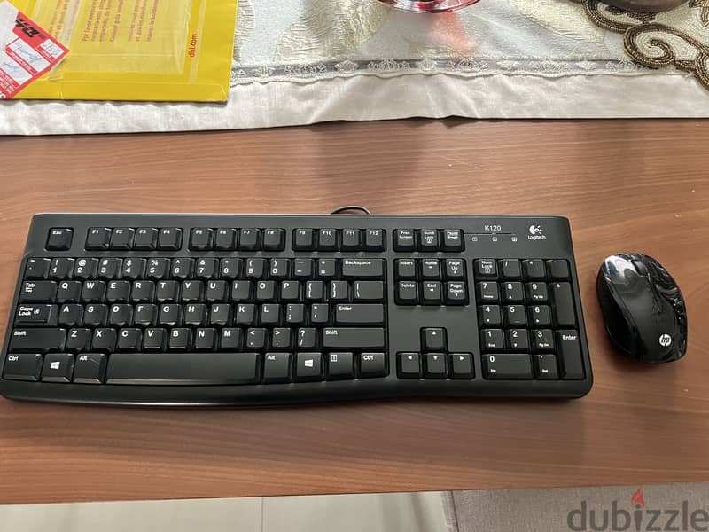 Keyboard with Wireless mouse 0