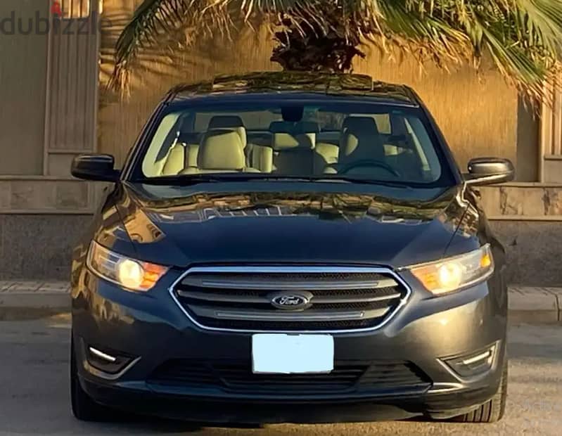 Ford Taurus 2019 0