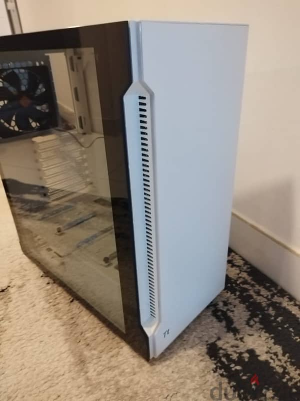 pc case with fan and LED 3