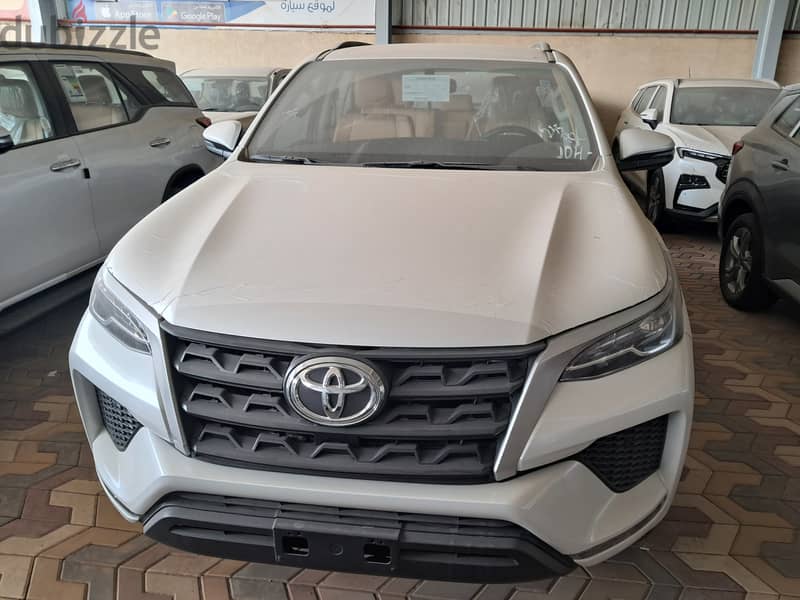 Toyota Fortuner GX 2024 0