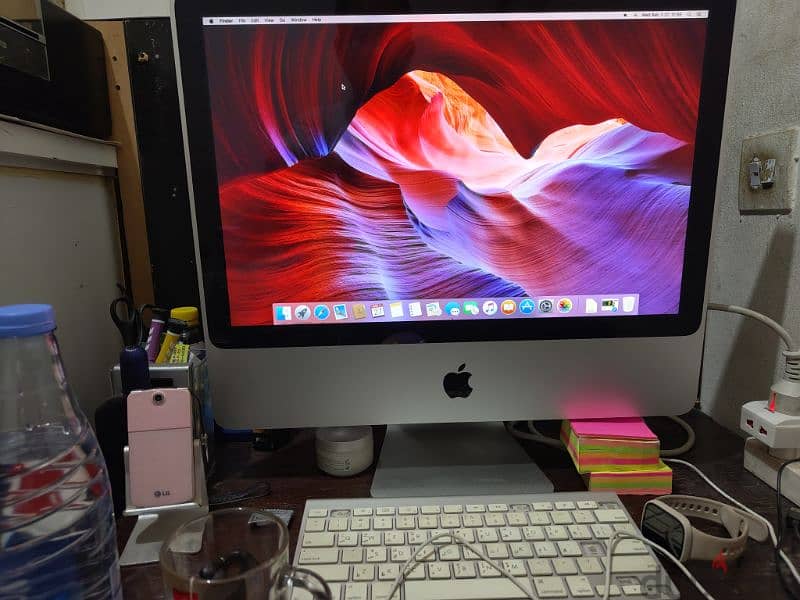 imac core 2 duo. 4 GB ram 128 GB ssd 3