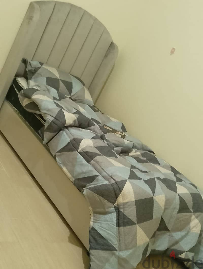 King size and single bed 2