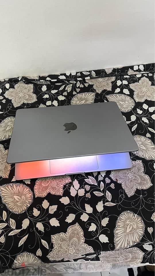 Apple MacBook Pro 2021 m1 14 inch 16 gb ram and 512 ssd 3