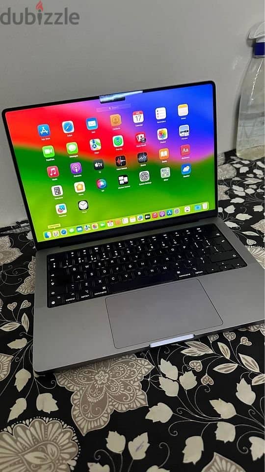 Apple MacBook Pro 2021 m1 14 inch 16 gb ram and 512 ssd 4