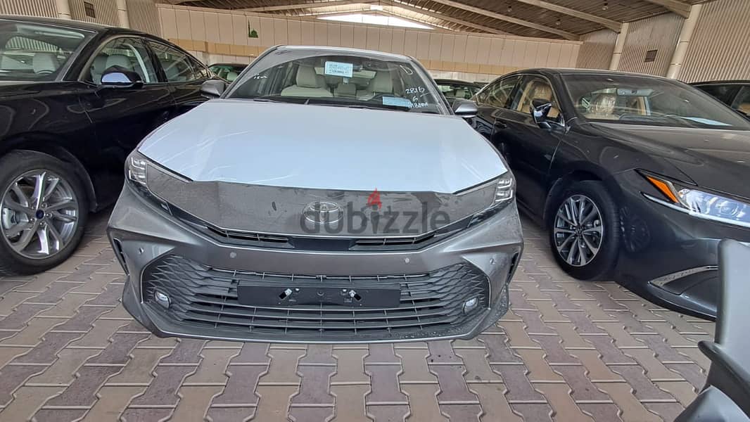 Toyota Camry half option 2025 0