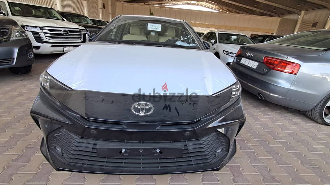 Toyota Camry half option 2025 0