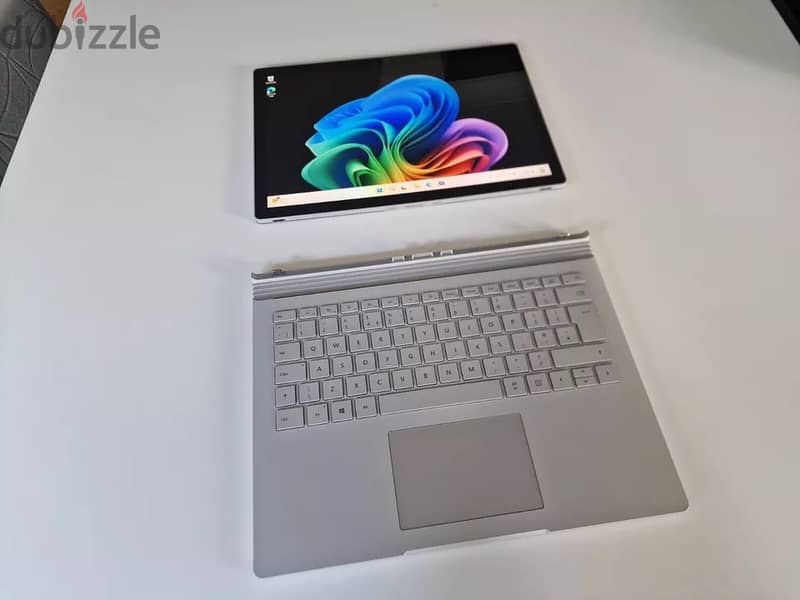 Microsoft Surface Book 3 Intel Core i7 10th Gen RAM 32 GB ,SSD 512GB 5